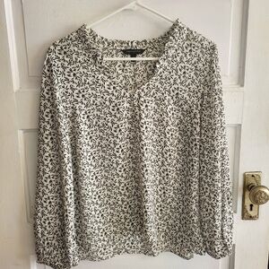 Banana Republic Black & White Leaf Print Blouse M
